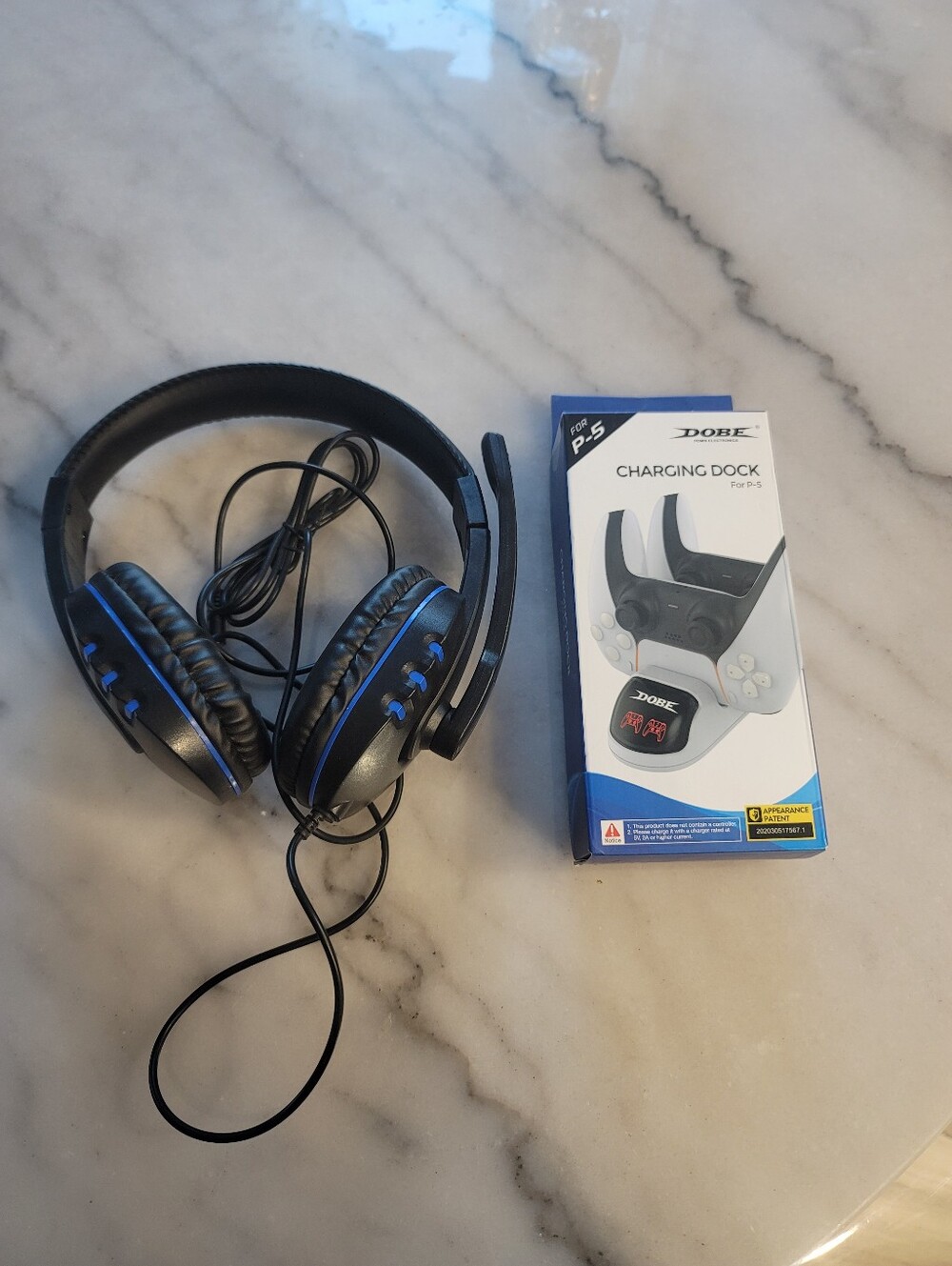 PS5 Dobe Charging Dock for P-5 BRAND NEW IN BOX & Head Phones